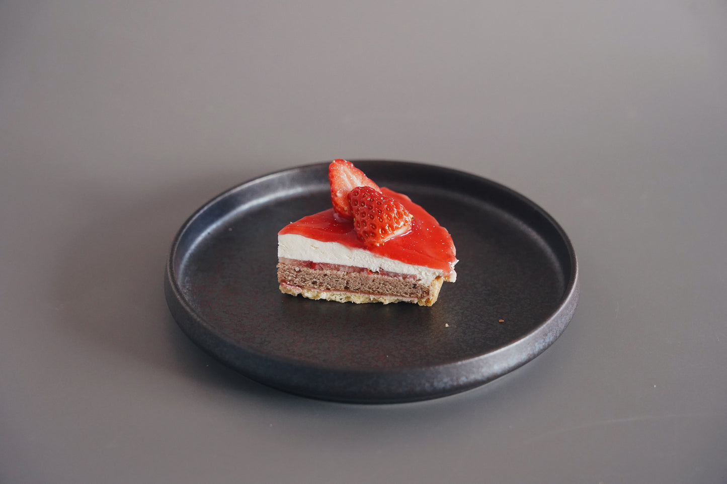 【春限定】いちごとレアチーズのお祝いタルト