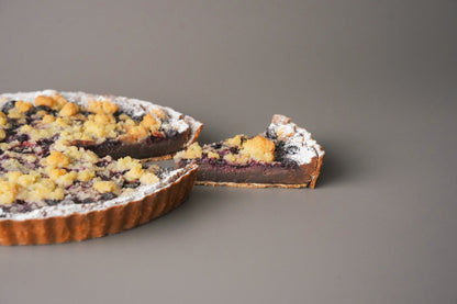 チョコとブルーベリーのクランブルタルト