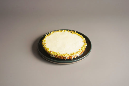 いちごとカシスのスノーホワイトタルト